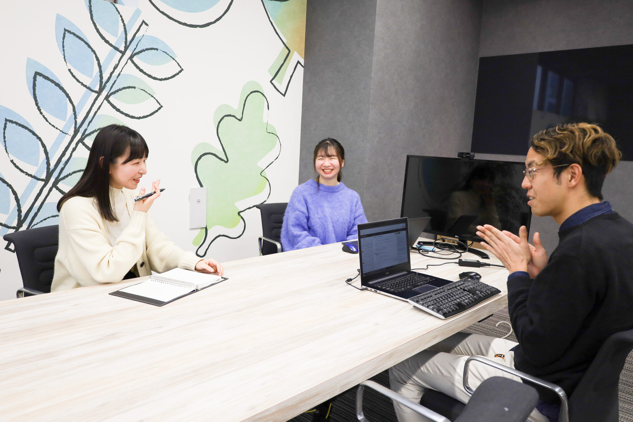 部署異動って大変?経験者が語る異動経緯と、はたらく価値観の変化 | 【公式】株式会社ハーブ健康本舗コーポレートサイト